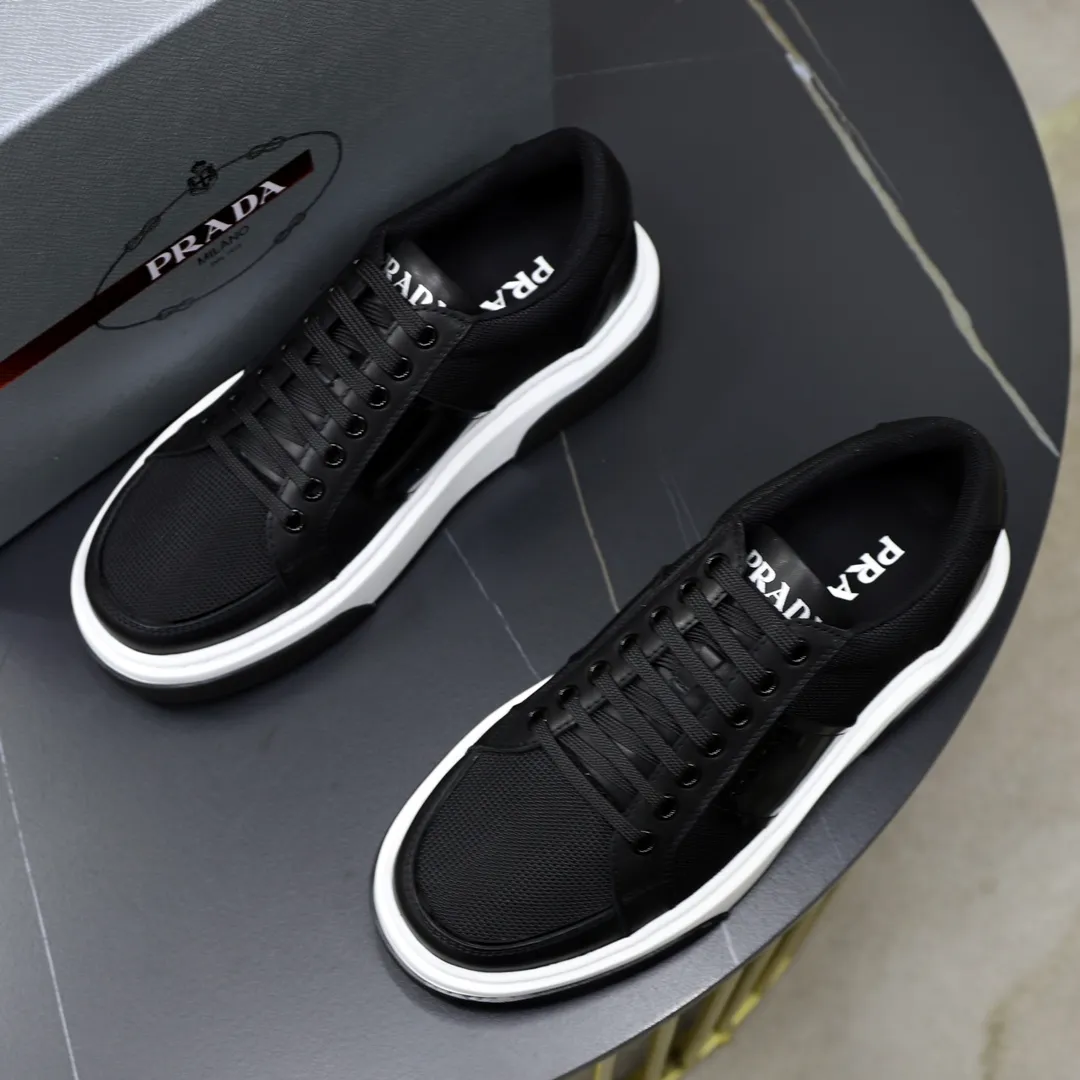 Men's shoes💰680💰Top original order Brand: PRADA (Prada) Standard code: Men's size 38/44 (45 can be customized) Grade: Same as the official website Material: Original cowhide stitched with imported cloth, cowhide lining Original combination two-color wear-resistant soft outsole Style category: Leisure and sports version Young fashion European and American trend British style Color: Real picture color